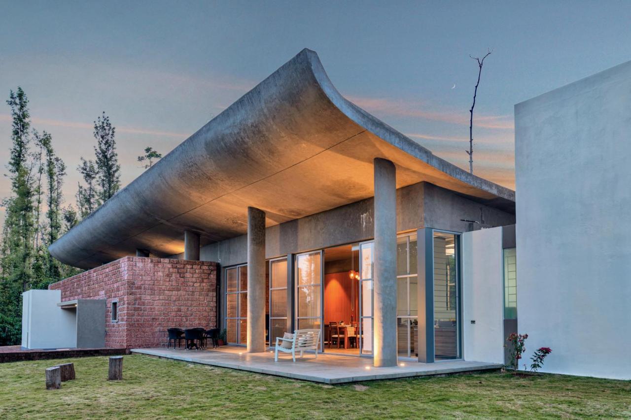 Mudigere Saffronstays Cafella- A 3-Bdr Elliptical-Roof Villa In Chikmagalur מראה חיצוני תמונה